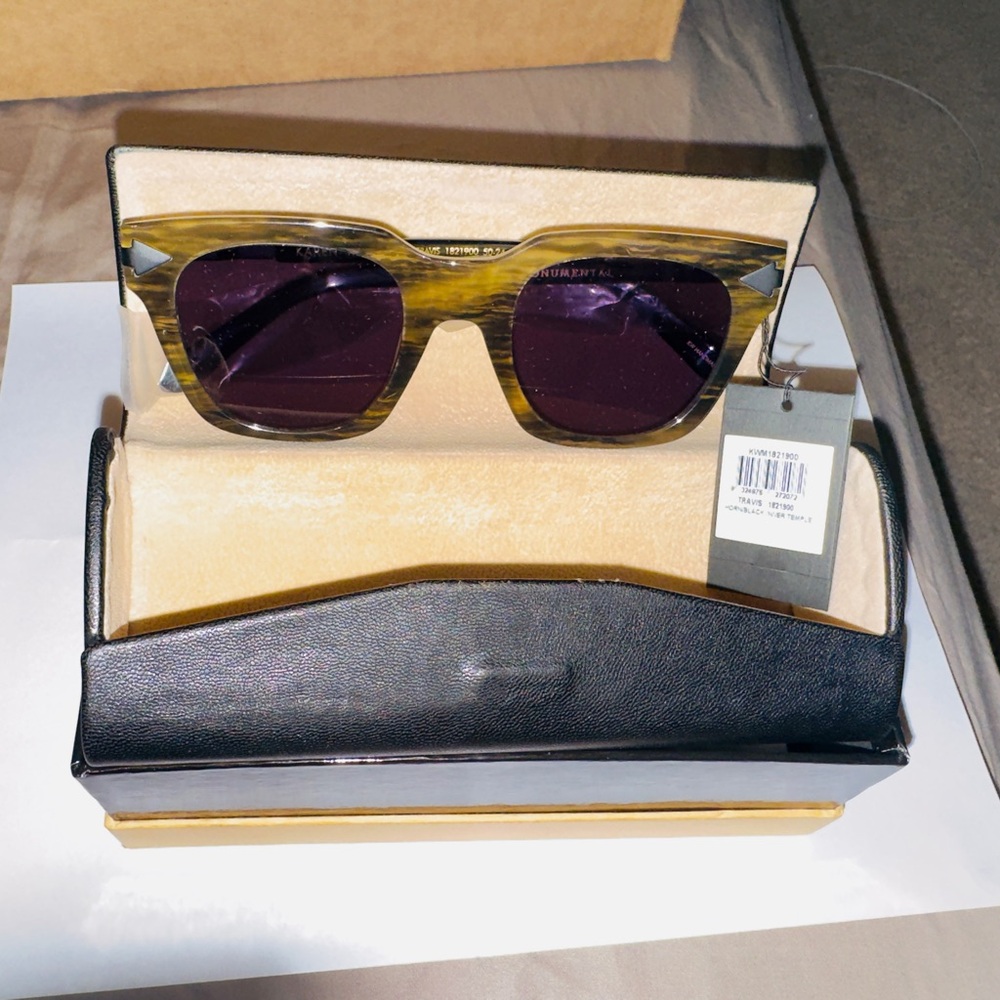 Karen Walker Brown Sunglasses💕